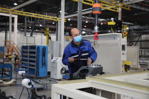 上海高科技企業(yè)復(fù)工，自動化科技助機(jī)器人生產(chǎn)機(jī)器人